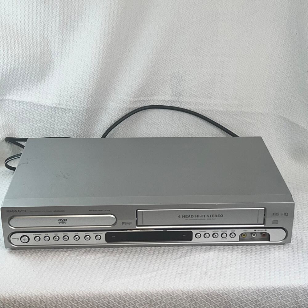 Magnavox MDV560VR/17 DVD VCR Combo 4 Head Hi-Fi Tested Powers On No Remote